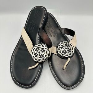 Brighton Black Cream Alice Sandal Thong Leather Womens Sz 9M Silver Medallion